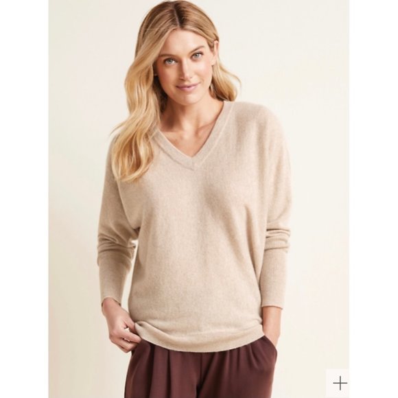 GARNET HILL Cashmere V-Neck Pullover - Picture 1 of 7